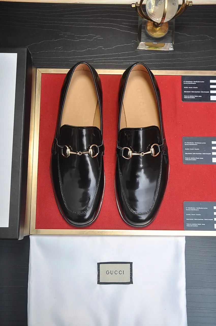 Factory price 540💶Italian top luxury men's shoe giant (GUCCI) (Gucci) (full cowhide lining) new arrival🍃Original European style🔰 Pleasant to the eye😍In order to make the shoes more durable and non-deformable🌀The production continues to follow traditional methods but there is still no lack of innovation💪The original sheepskin is chosen for the leather♻️Smooth, natural and exceptionally bright⭐Made of imported cowhide The rich man’s first choice 38-45 (45 customized)